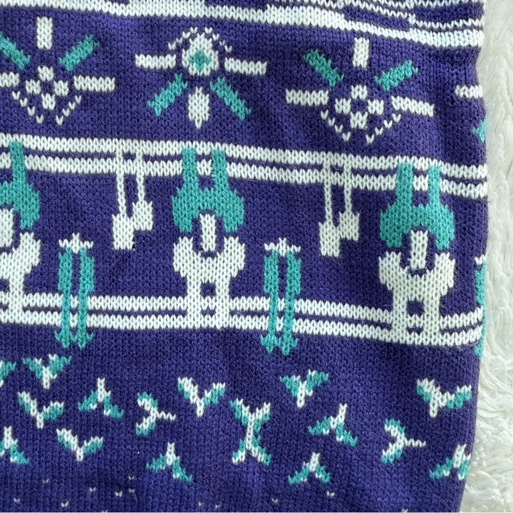 2020 Exclusive Sketchy Medical Small Sweater Top - Picture 7 of 11